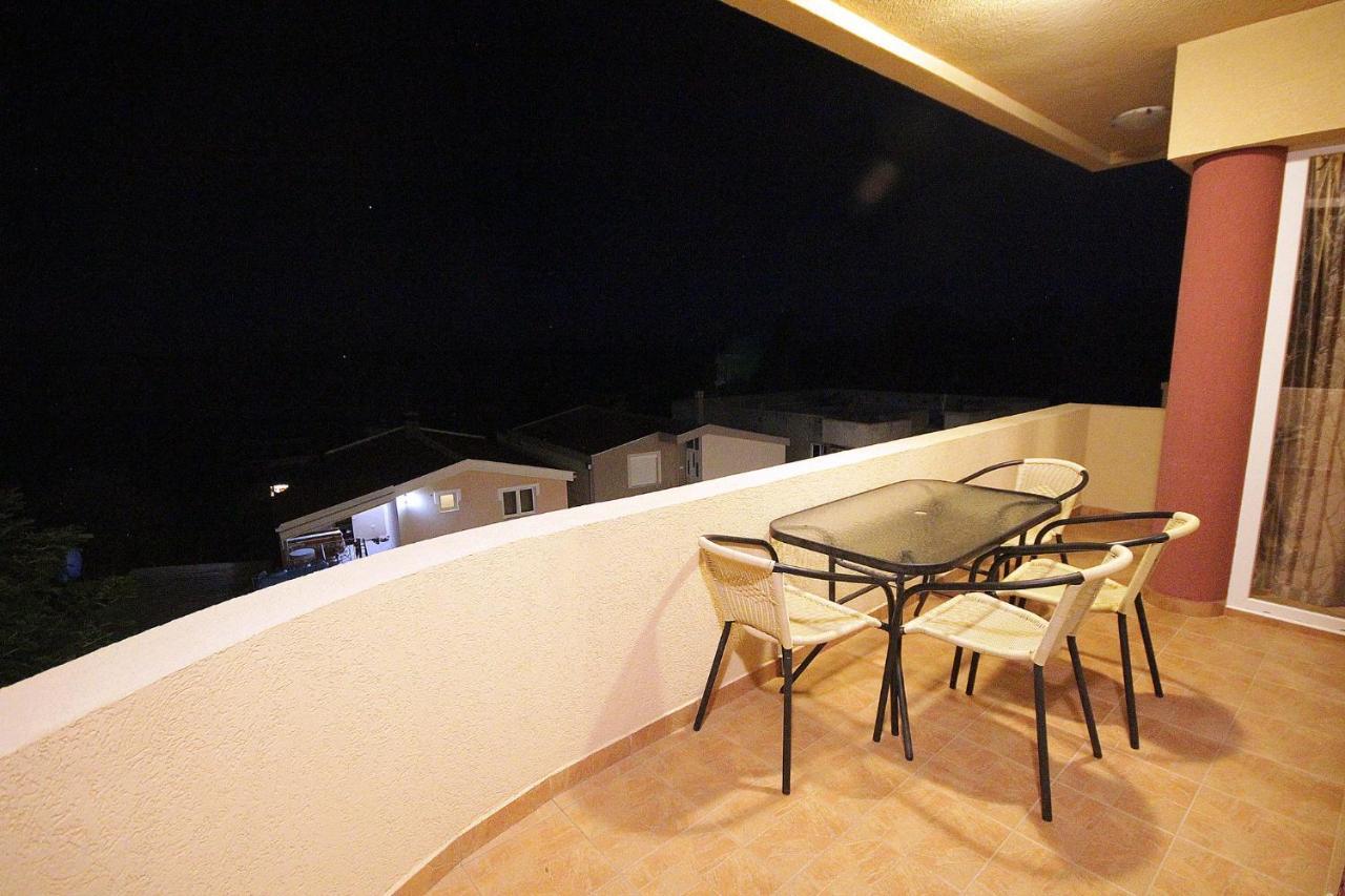 Villa Jupok バール エクステリア 写真
