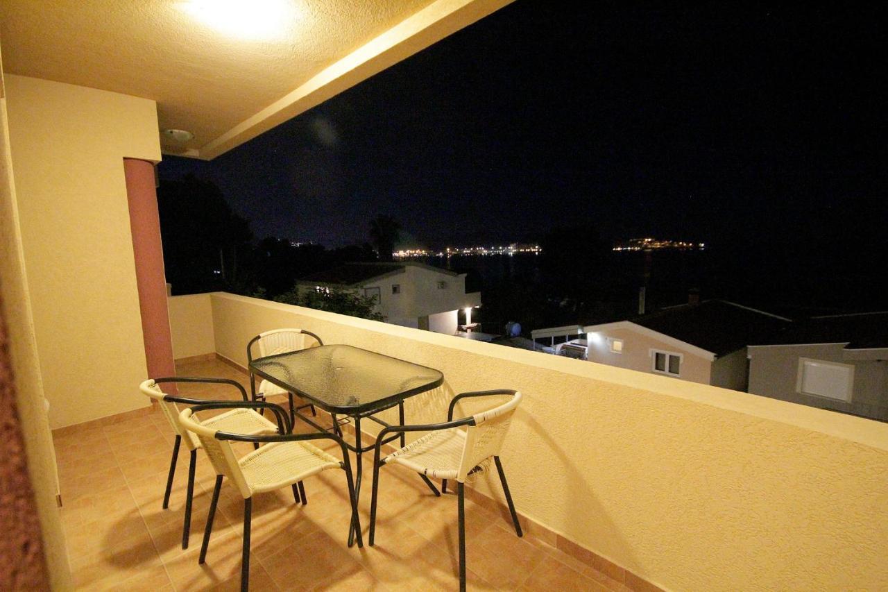 Villa Jupok バール エクステリア 写真