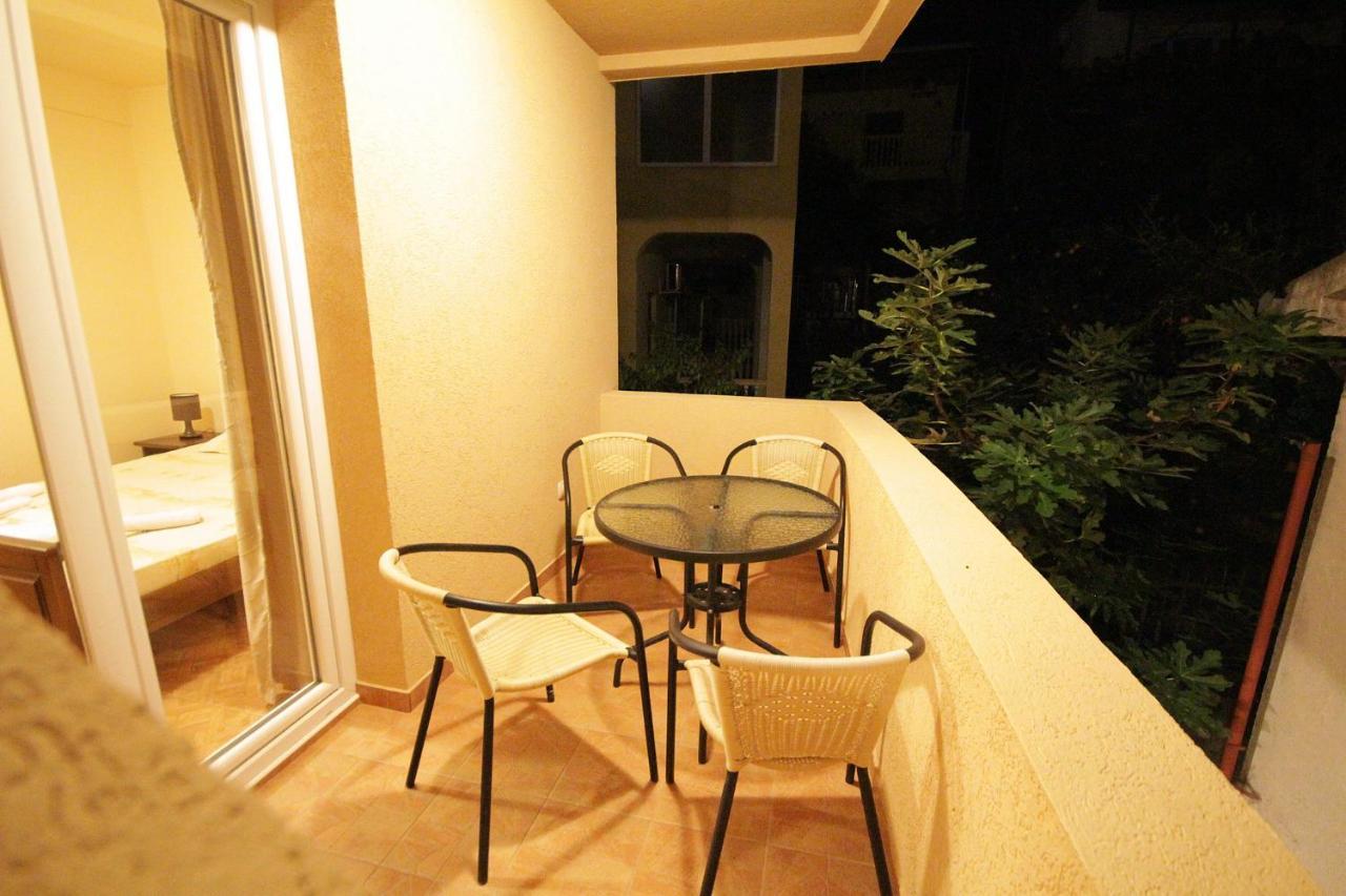 Villa Jupok バール エクステリア 写真