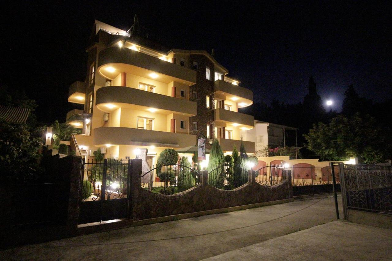 Villa Jupok バール エクステリア 写真